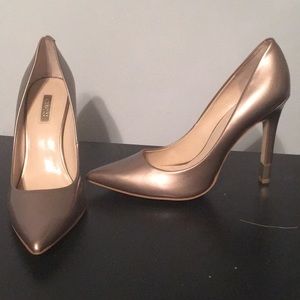 GUESS pointy toes pumps